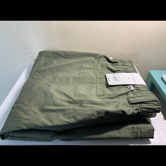 Free Assembly Men's E-Waist Cargo Shorts - Picture 3 of 8